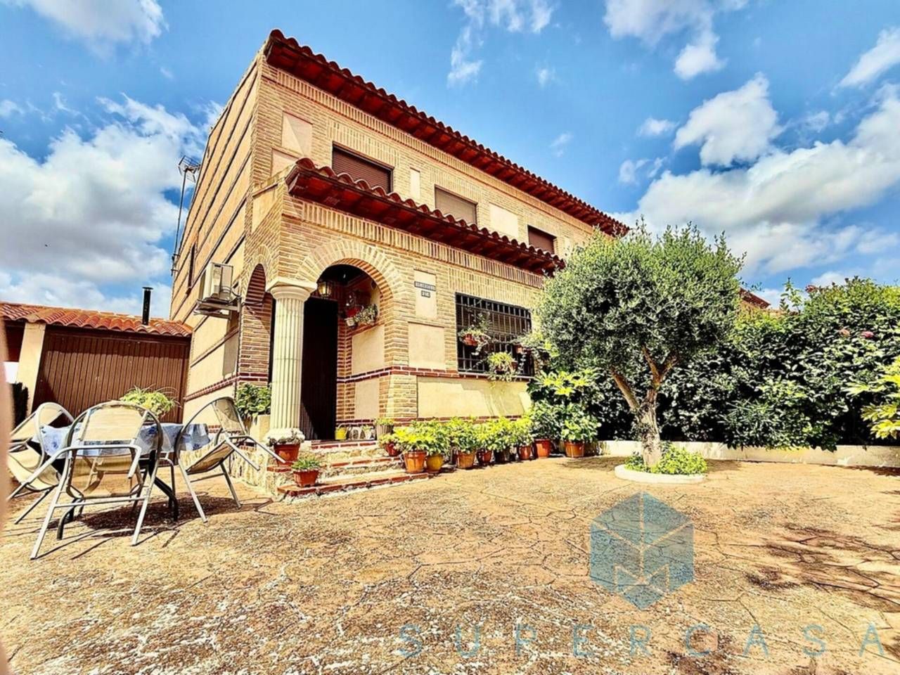 Casa adosada en venda a Alamillo, Casasbuenas