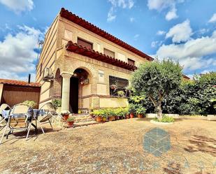 Exterior view of Single-family semi-detached for sale in Casasbuenas  with Air Conditioner, Private garden and Alarm