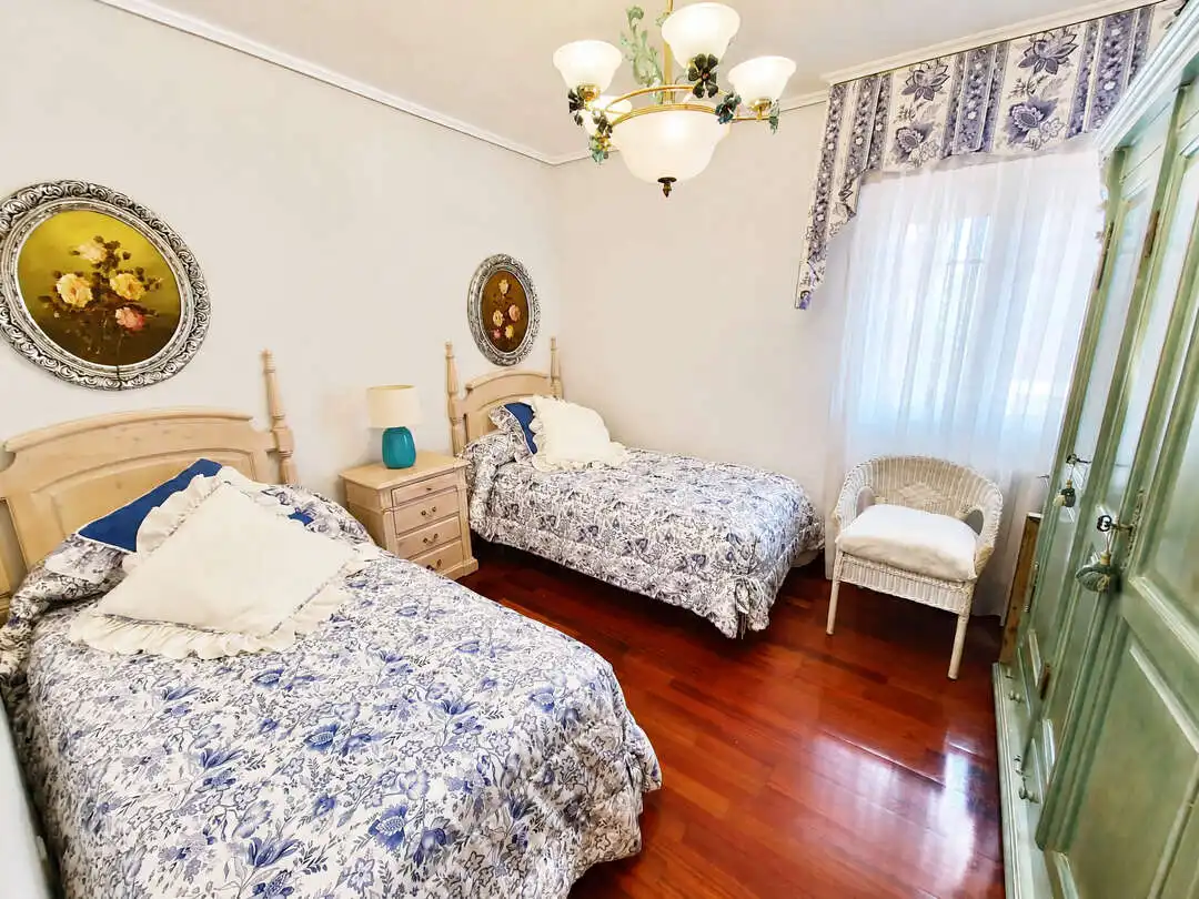 Habitación de Piso en venta en Santurtzi  con Calefacción y Terraza
