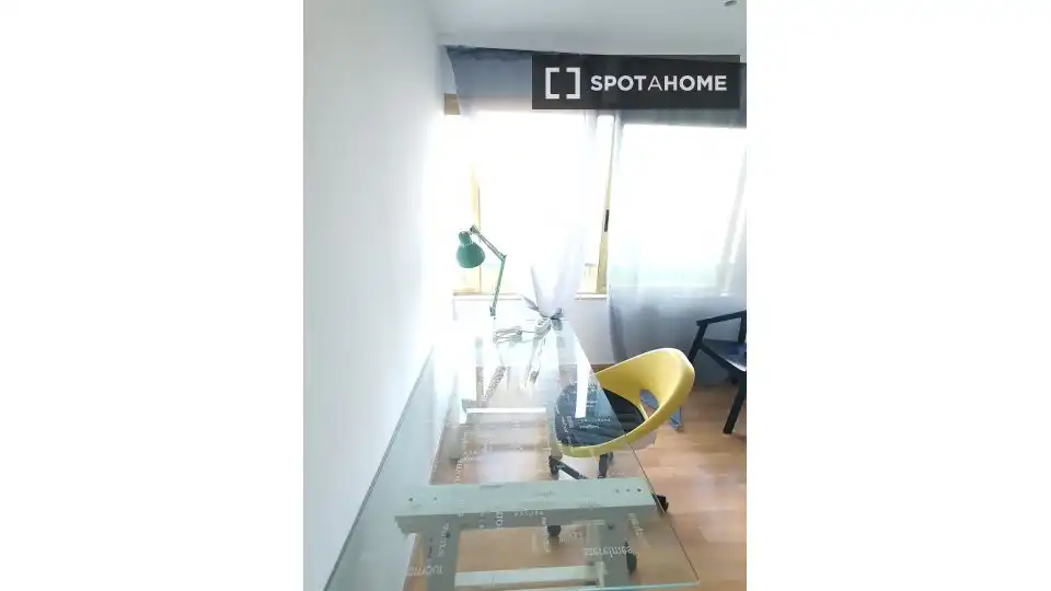 Bedroom of Flat for share in Barcelona  with Air Conditioner, Heating and Furnished