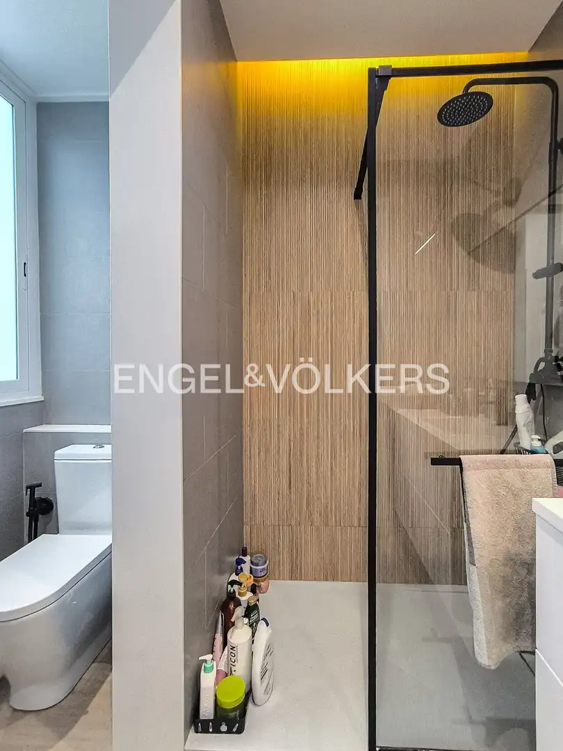 Baño de Piso de alquiler en Barcelona con Aire acondicionado, Calefacción y Parquet