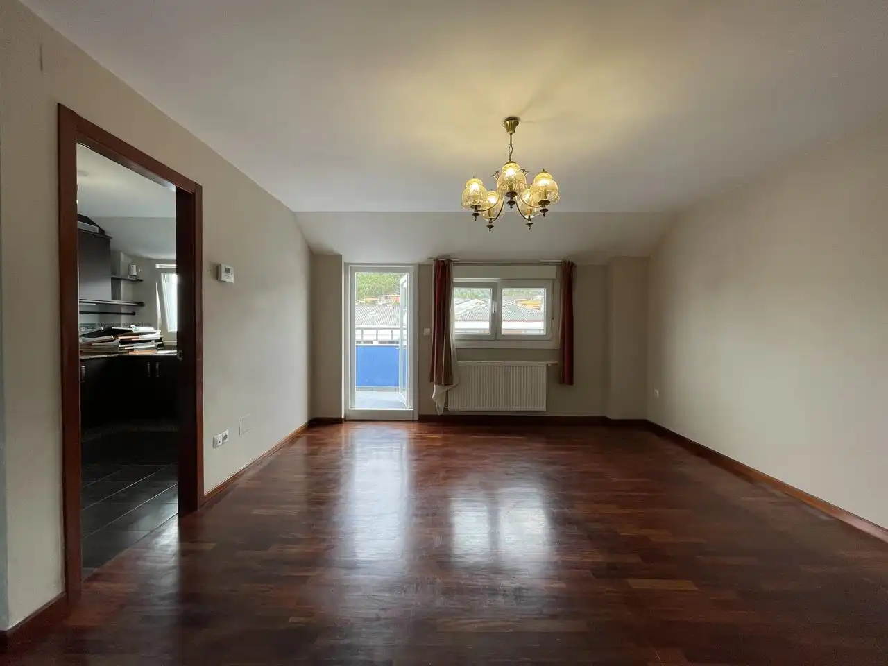 Sala de estar de Piso en venta en Arteixo con Calefacción, Parquet y Terraza