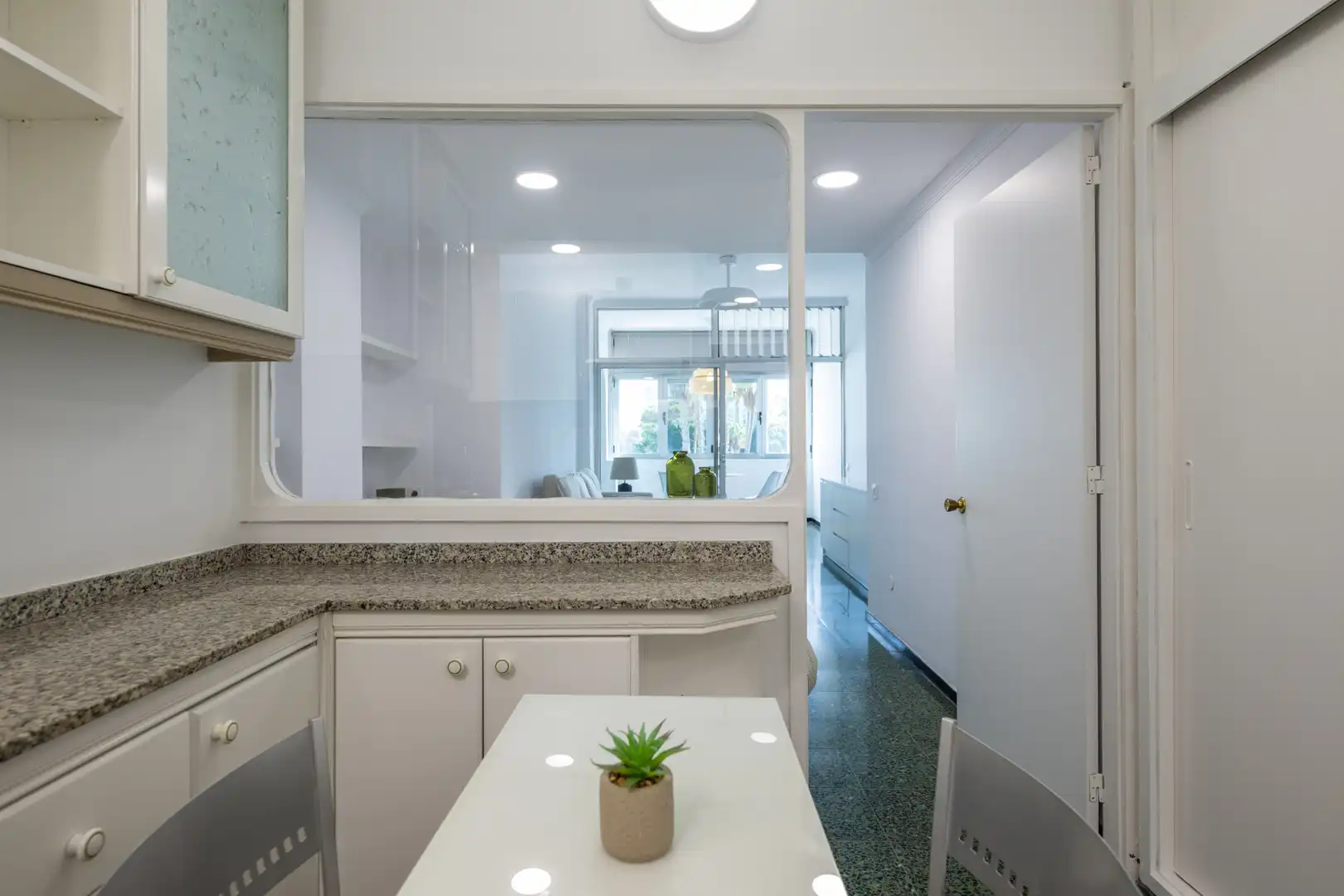 Kitchen of Study for rent in Las Palmas de Gran Canaria  with Oven, Washing machine and Balcony