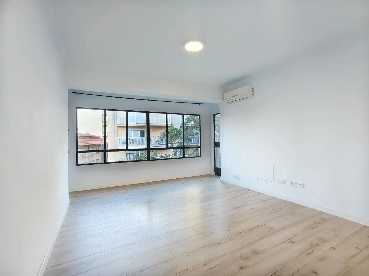 Living room of Flat for rent in  Palma de Mallorca  with Air Conditioner, Terrace and Balcony