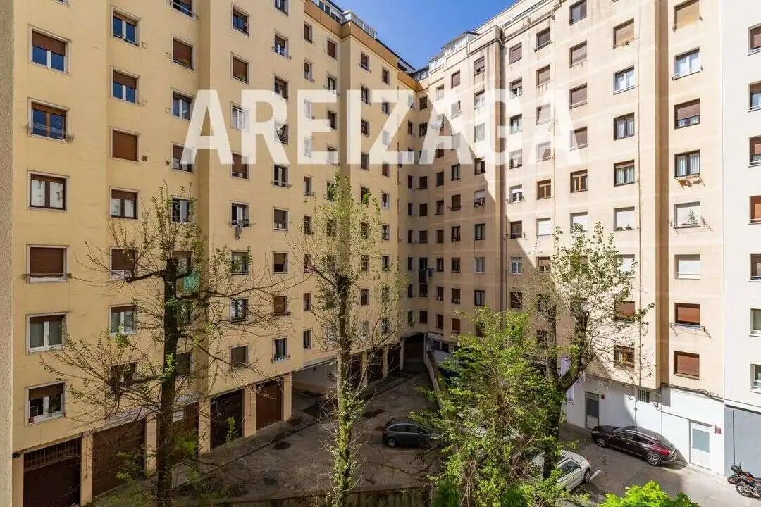 Vista exterior de Pis en venda en Donostia - San Sebastián  amb Aire condicionat, Calefacció i Terrassa