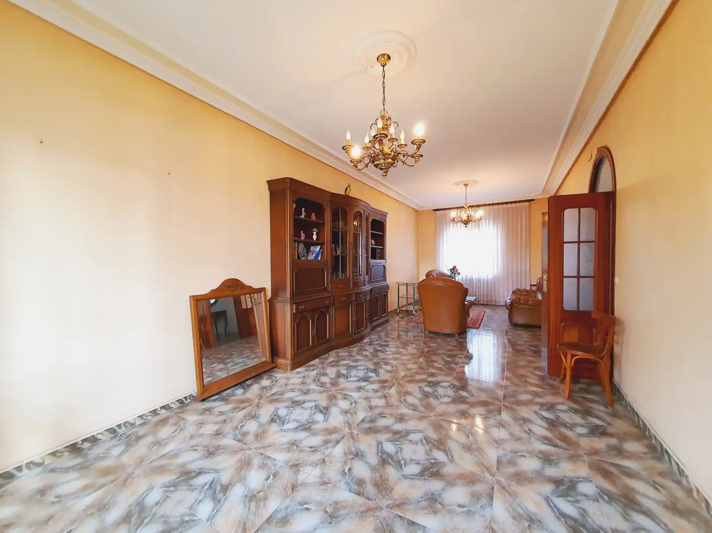 Wohnzimmer von Einfamilien-Reihenhaus zum Verkauf in Siero mit Heizung, Abstellraum und Möbliert