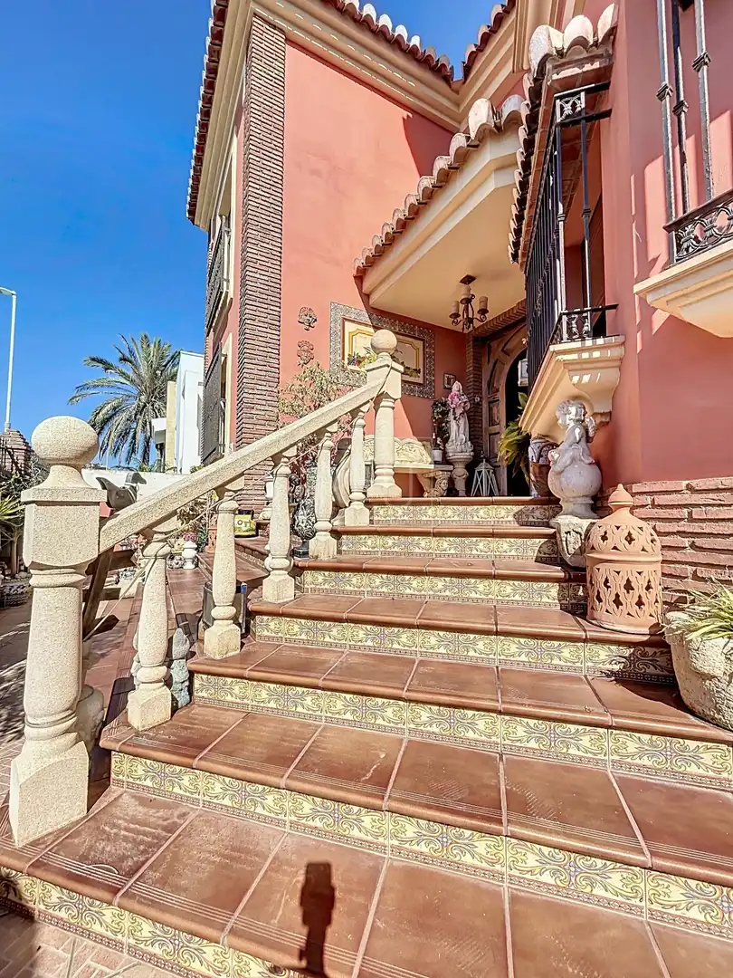 Terrassa de Casa o xalet en venda en Motril amb Aire condicionat, Jardí privat i Terrassa
