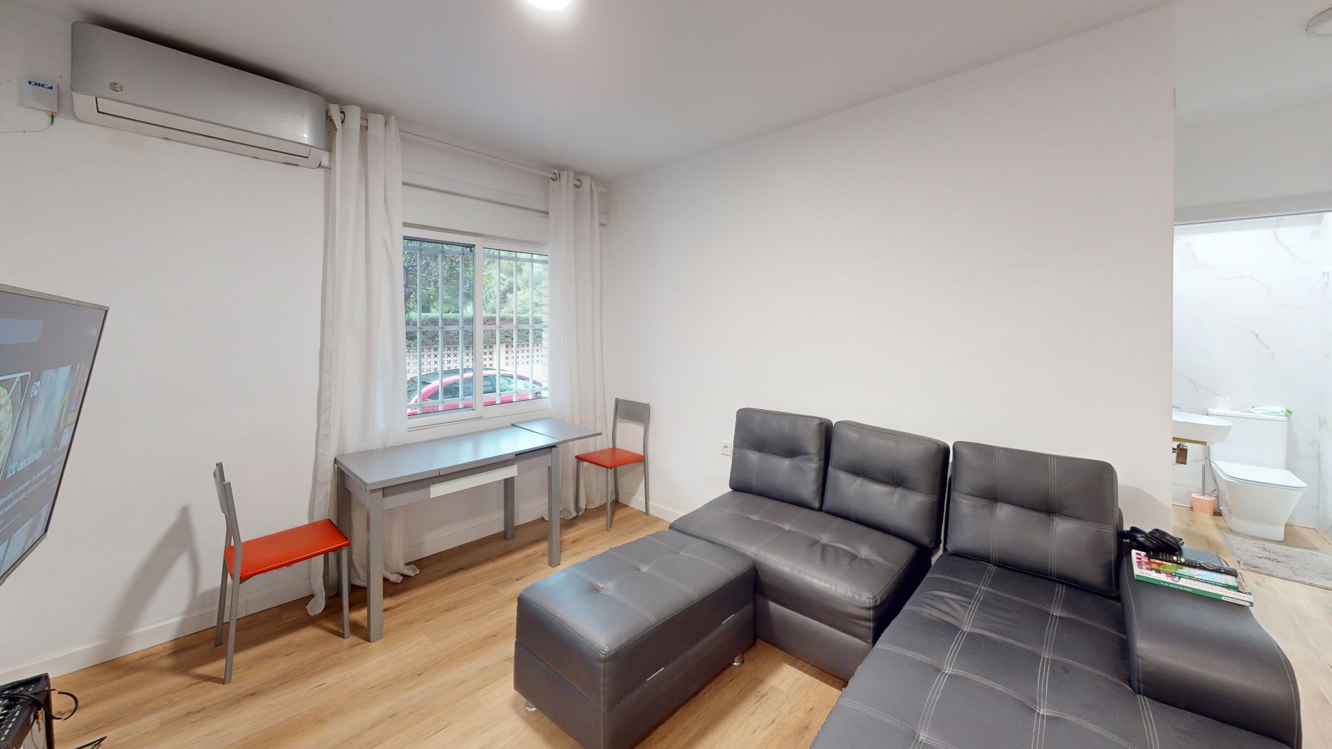 Sala d'estar de Planta baixa en venda en Alicante / Alacant amb Aire condicionat, Parquet i Moblat