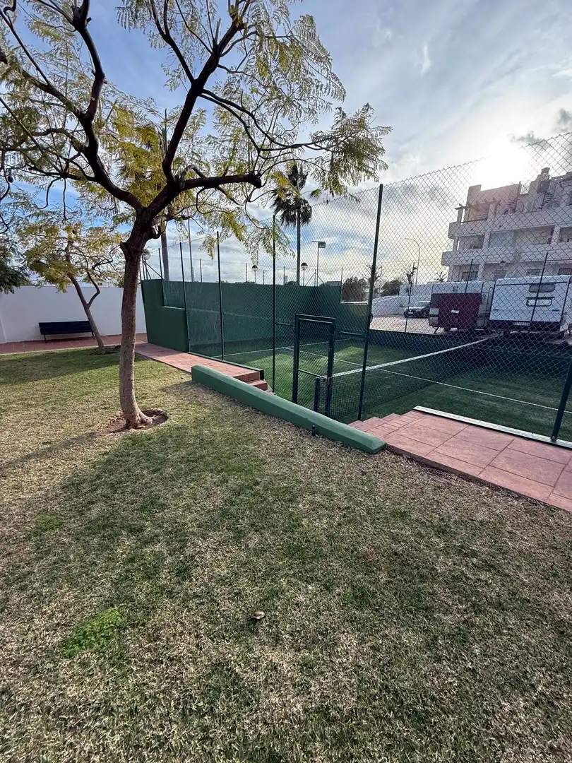 Aparcament de Pis en venda en Benalmádena amb Aire condicionat i Piscina comunitària