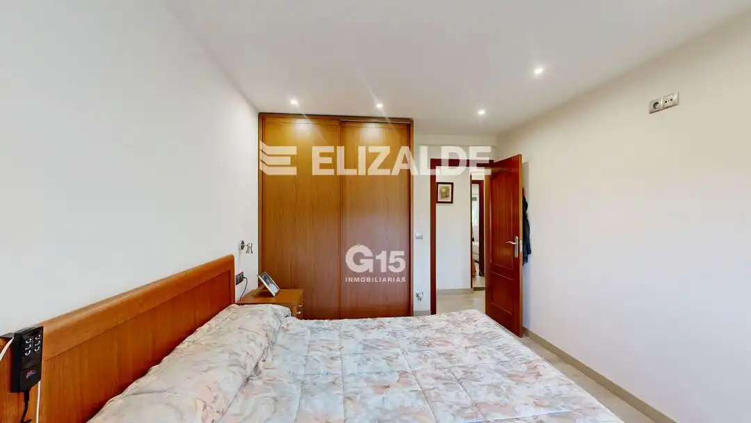 Habitación de Piso en venta en Donostia - San Sebastián  con Balcón