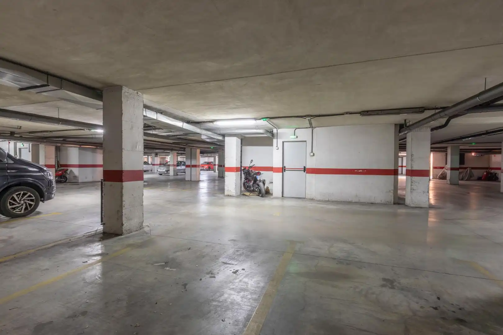 Parking de Piso en venta en Granada con Calefacción, Terraza y Amueblado