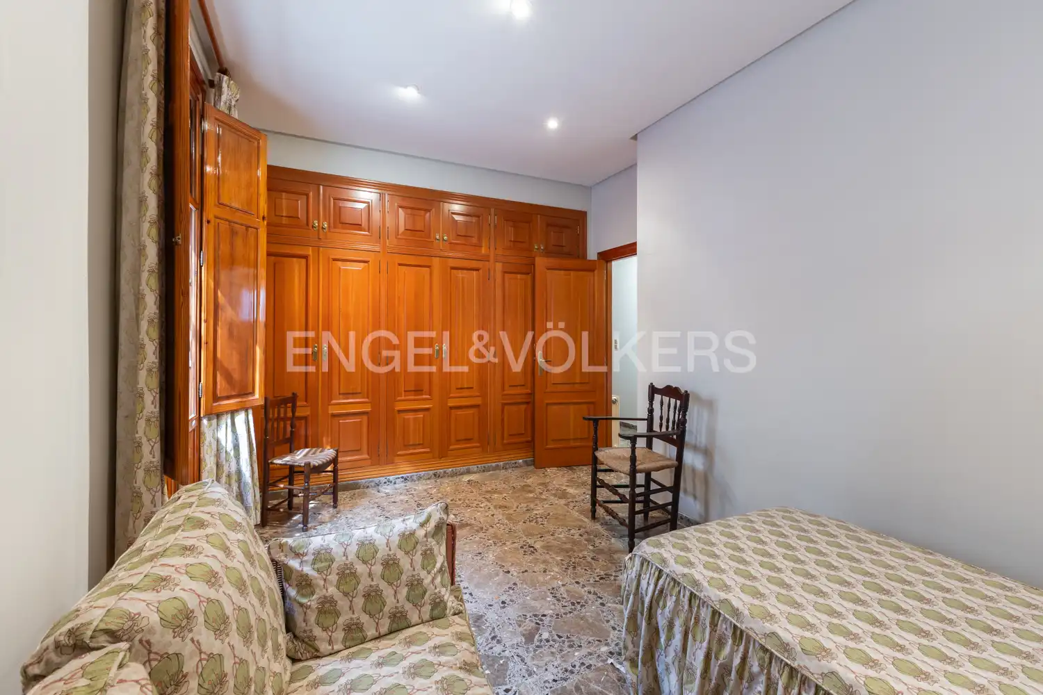 Piso de alquiler en Carlet con Calefacción, Terraza y Trastero