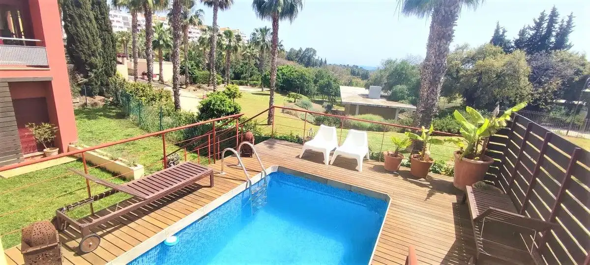 Schwimmbecken von Haus oder Chalet zum Verkauf in Benahavís mit Klimaanlage, Heizung und Privatgarten