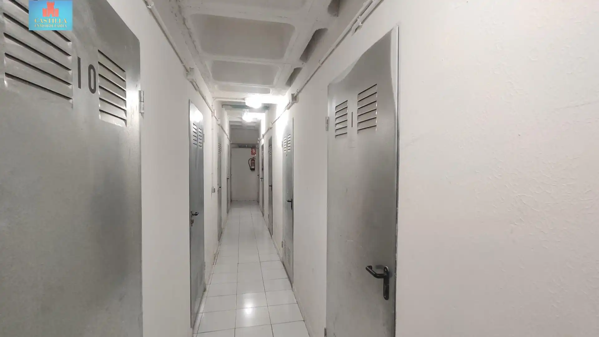 Piso en venta en Ávila con Calefacción, Jardín privado y Trastero