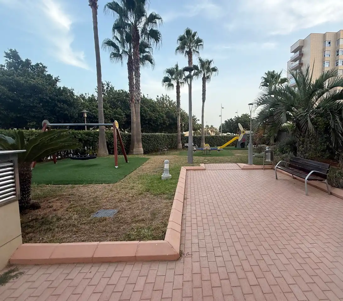 Terraza de Piso de alquiler en Almería con Aire acondicionado, Calefacción y Terraza