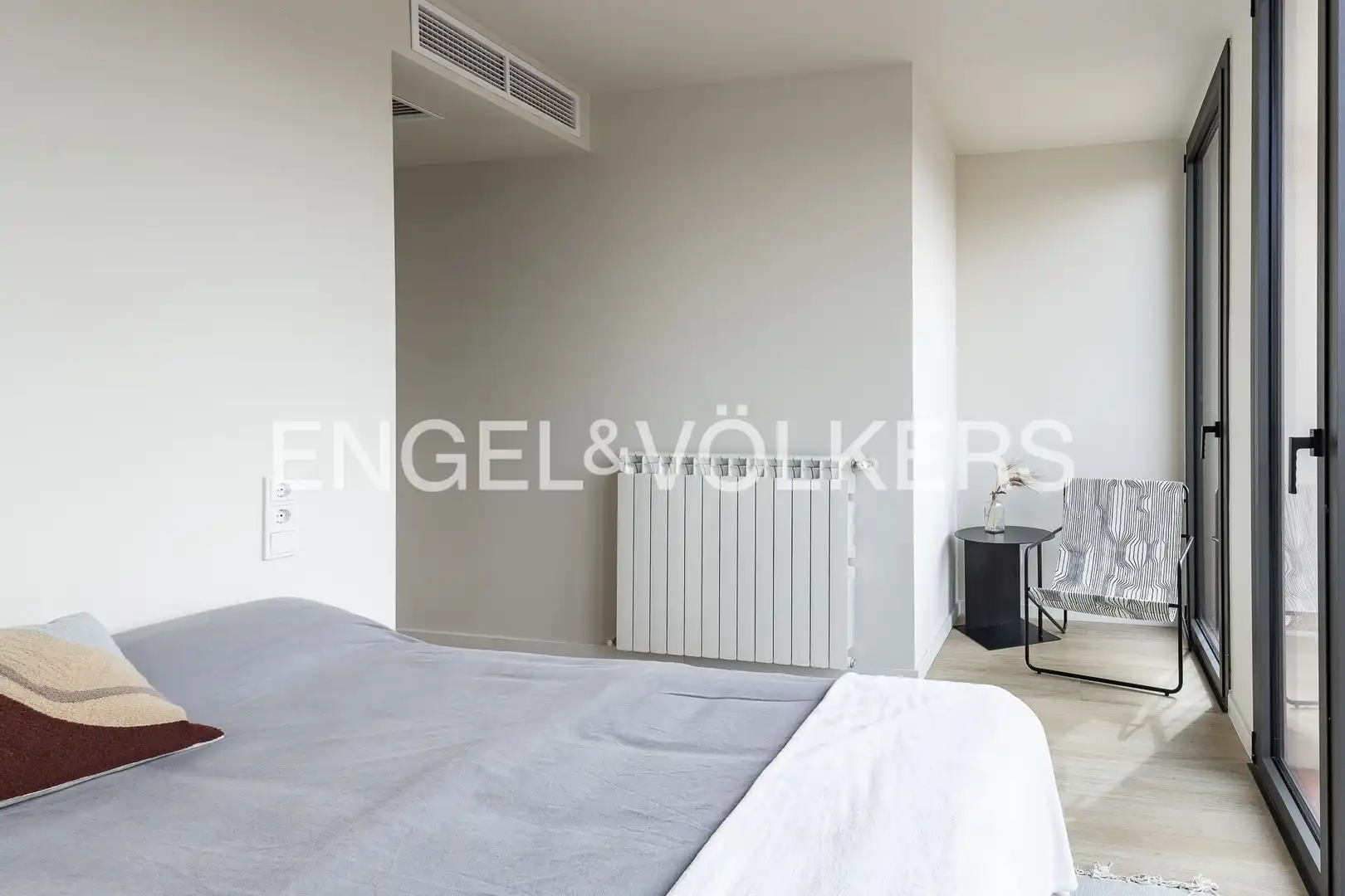 Schlafzimmer von Maisonette zum Verkauf in Barcelona mit Klimaanlage, Heizung und Parkett