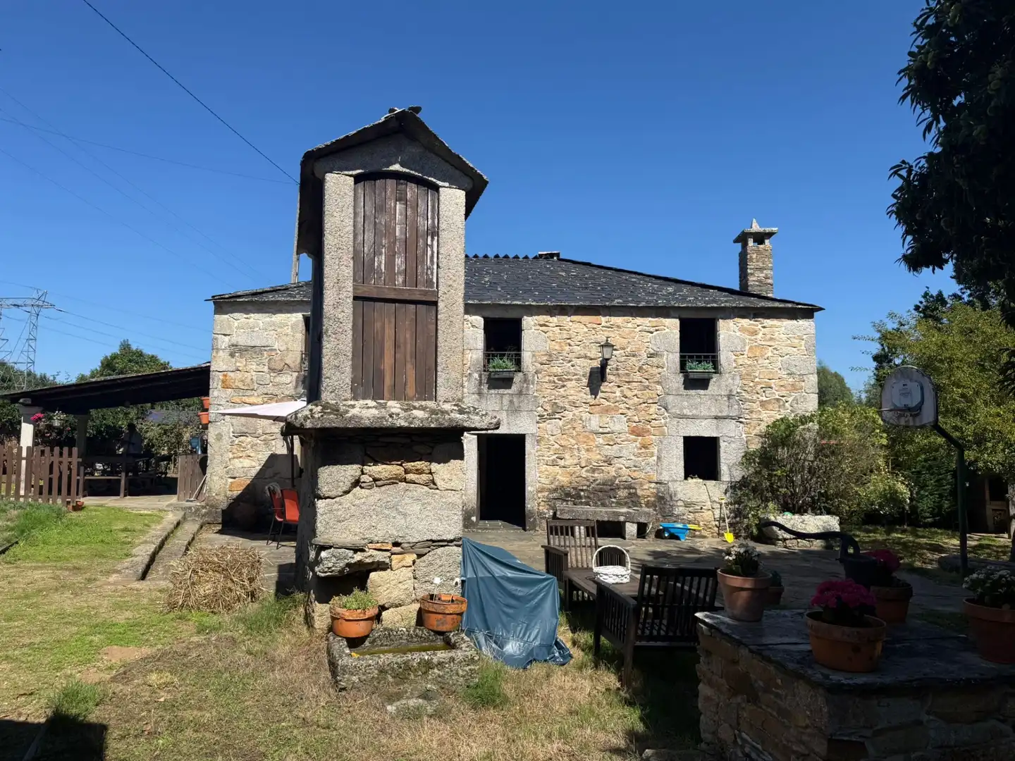 Vista exterior de Casa o xalet en venda en Outeiro de Rei amb Calefacció, Jardí privat i Piscina