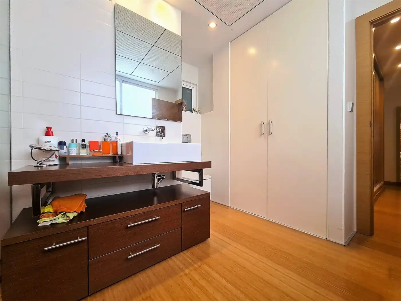Bathroom of Flat for rent in Elche / Elx  with Air Conditioner, Heating and Parquet flooring