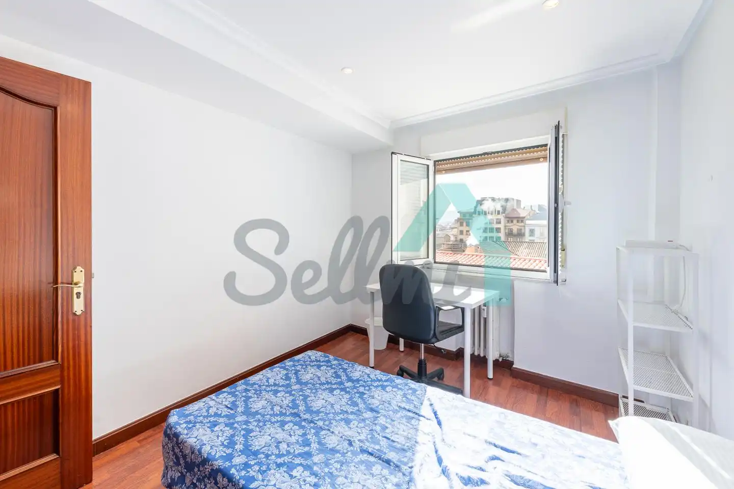 Habitación de Piso en venta en Oviedo  con Calefacción