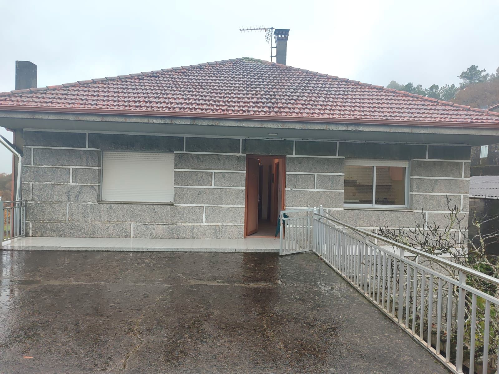 Exterior view of House or chalet to rent in O Irixo  with Heating, Private garden and Parquet flooring