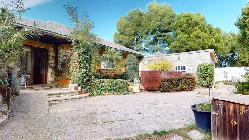 Vista exterior de Casa o xalet en venda en La Muela amb Aire condicionat, Calefacció i Jardí privat