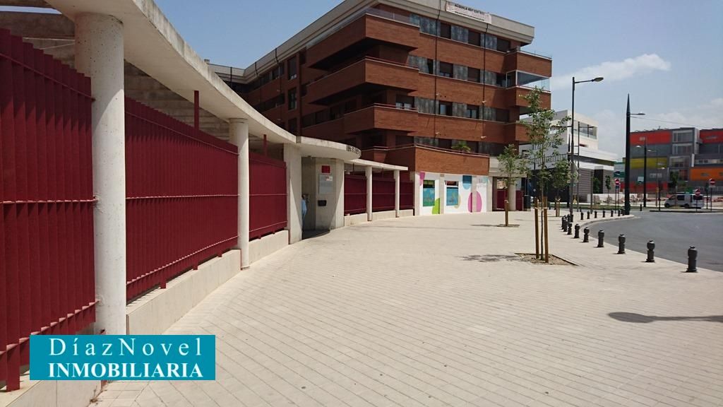 Premises to rent in Avenida de la Ilustración, 2, Campus de la Salud