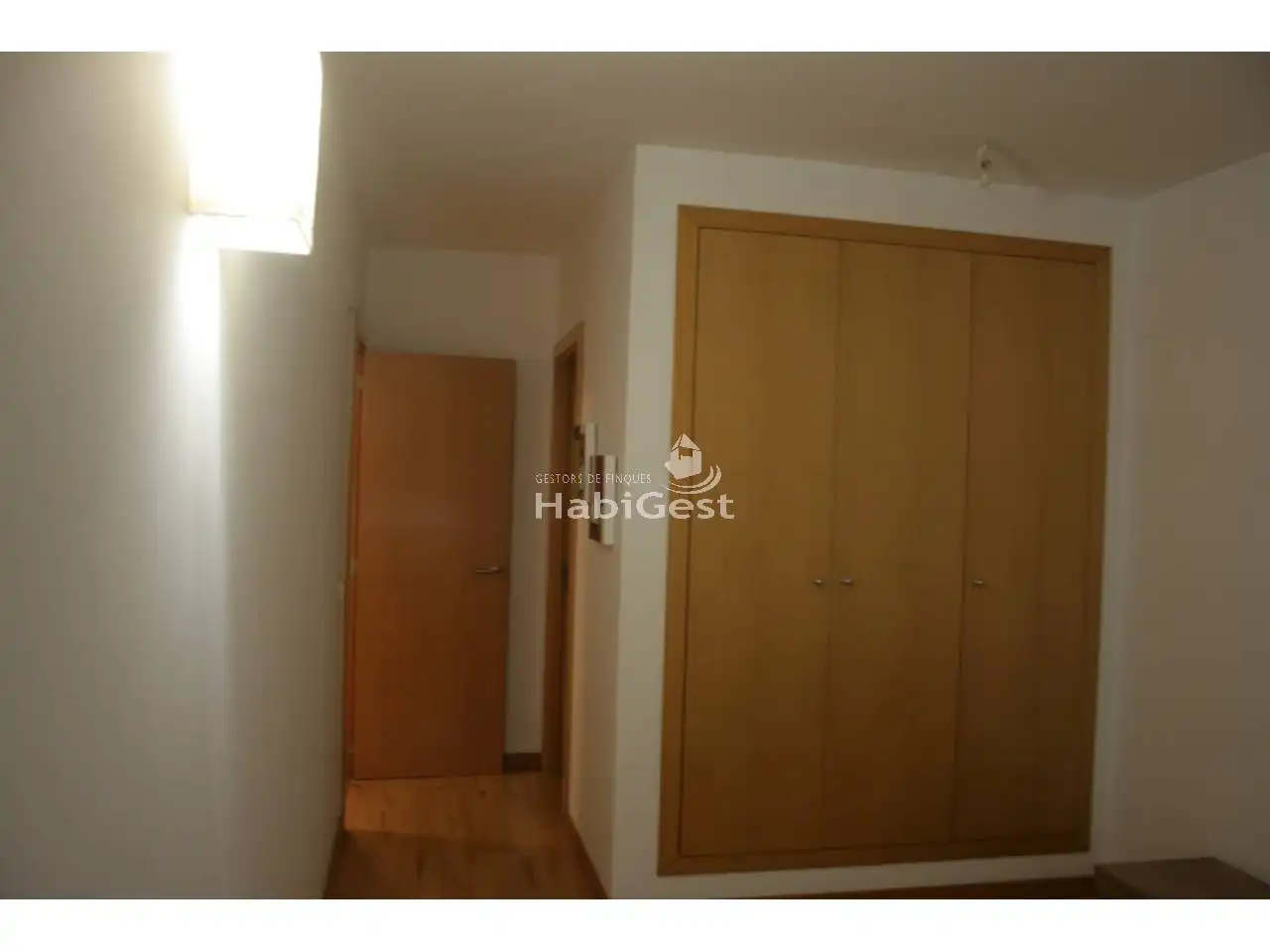 Schlafzimmer von Wohnung zum Verkauf in Girona mit Heizung, Möbliert und Balkon
