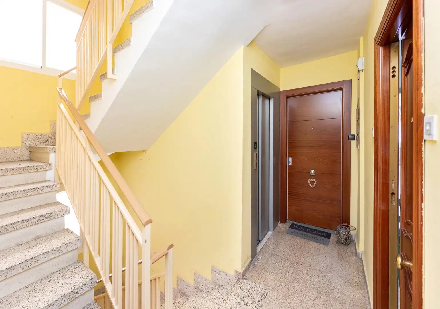 Flat for sale in  Granada Capital  with Balcony