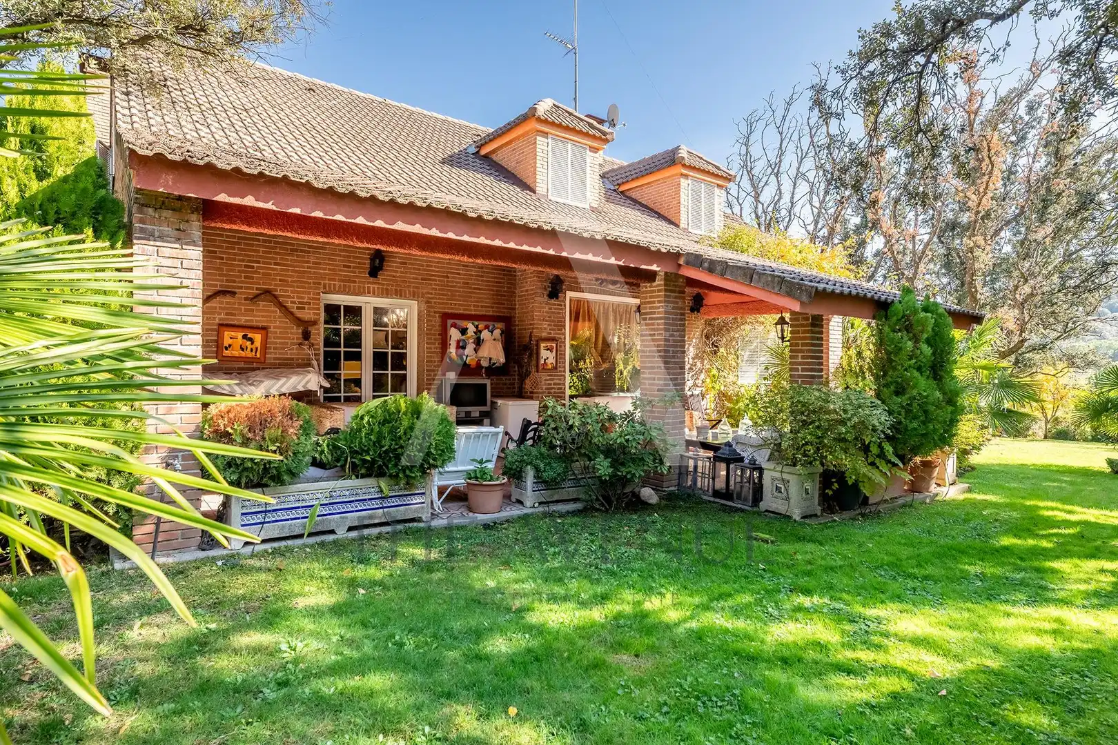 Jardí de Casa o xalet en venda en Las Rozas de Madrid amb Calefacció, Jardí privat i Parquet