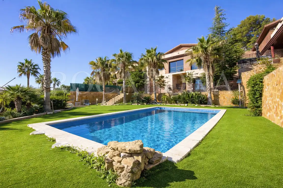 Swimming pool of Houses for sale in Castellvell del Camp  with Air Conditioner, Heating and Private garden