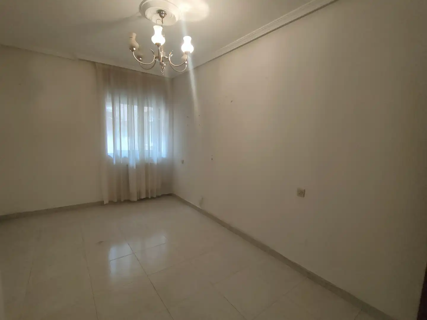 Schlafzimmer von Wohnung zum Verkauf in Benavente mit Heizung, Möbliert und Balkon