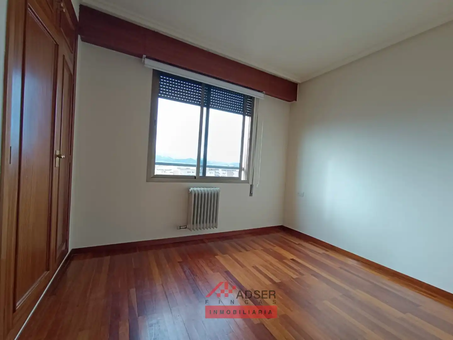 Habitación de Piso de alquiler en  Logroño con Calefacción, Parquet y Terraza