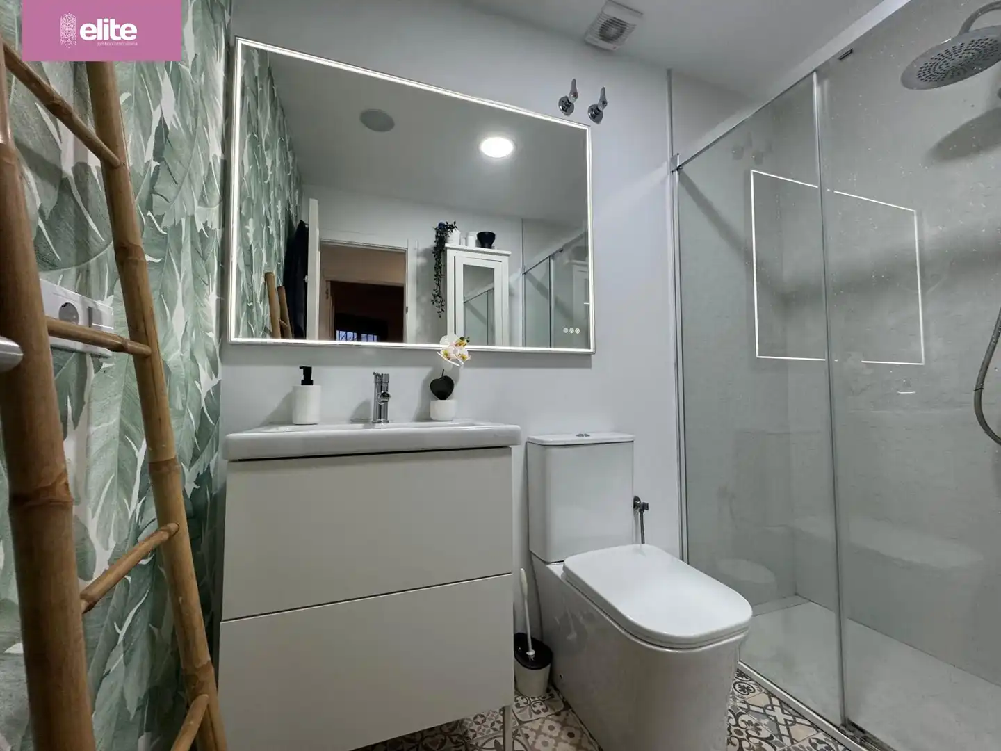 Baño de Piso en venta en Jerez de la Frontera con Aire acondicionado, Parquet y Terraza