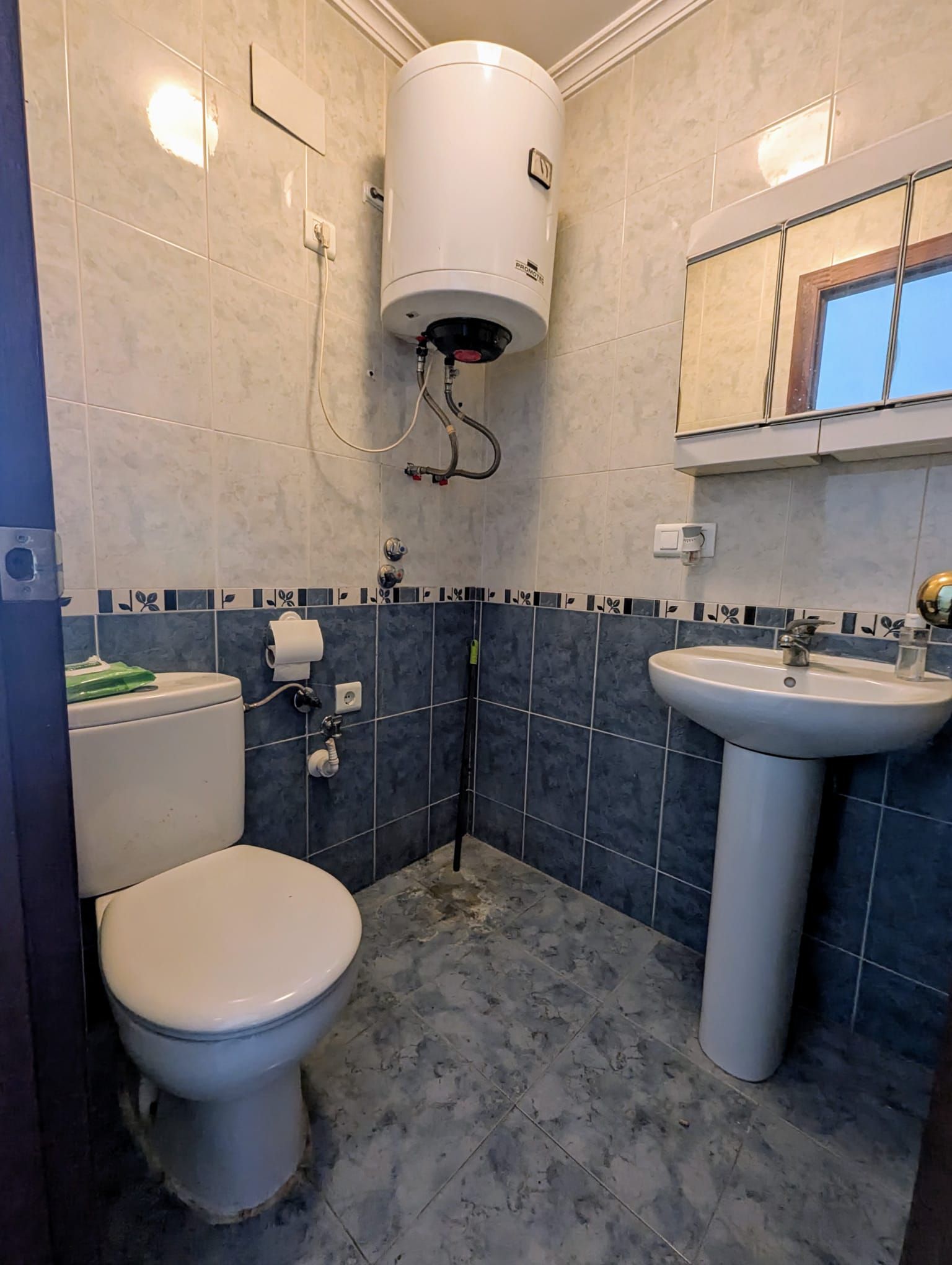 Apartment for sale in  Avenida de la Cruz del Campo, Barrio del Nervión, Nervión,  Sevilla Capital