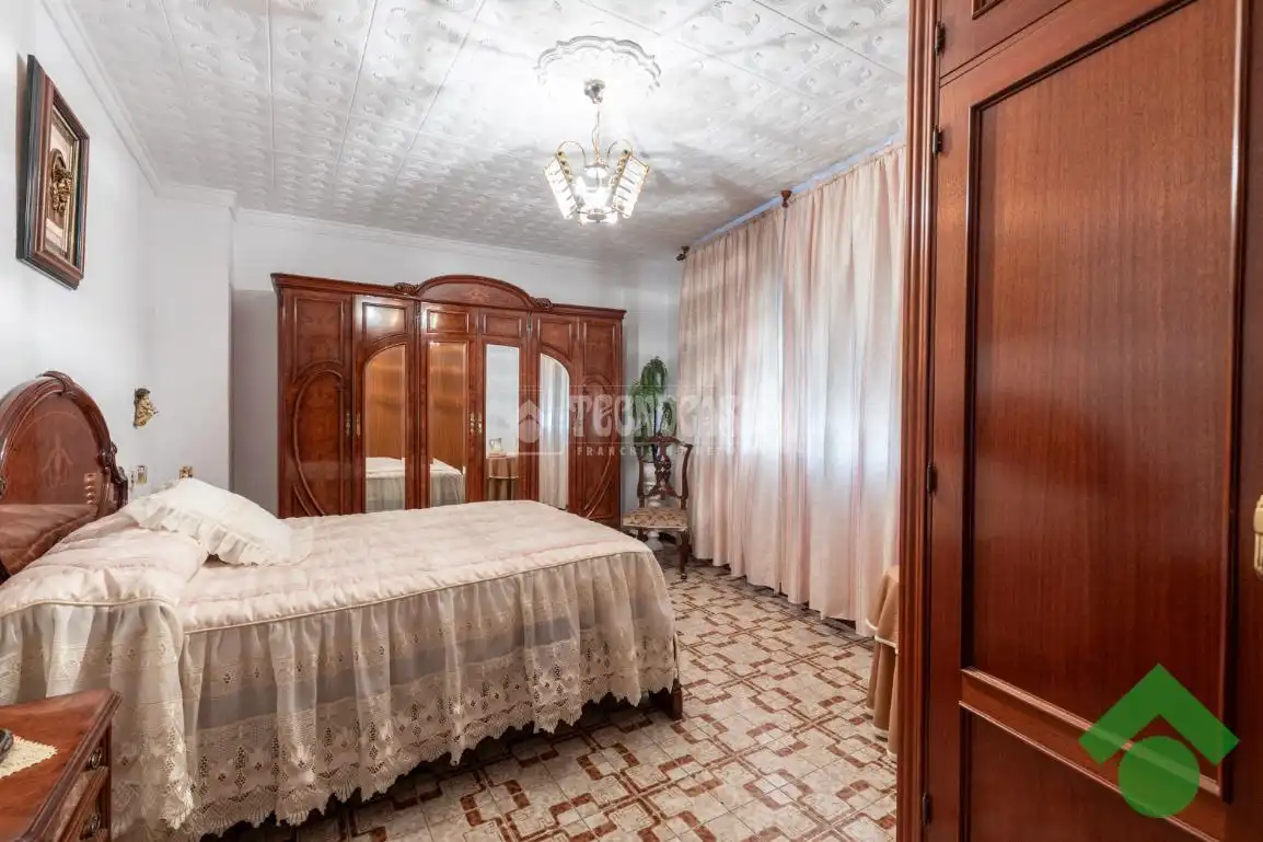 Habitación de Casa adosada en venta en Pinos Puente con Terraza