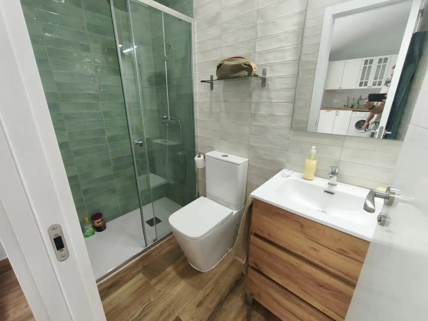 Bathroom of Apartments for rent in Colmenar  with Air Conditioner, Terrace and Furnished