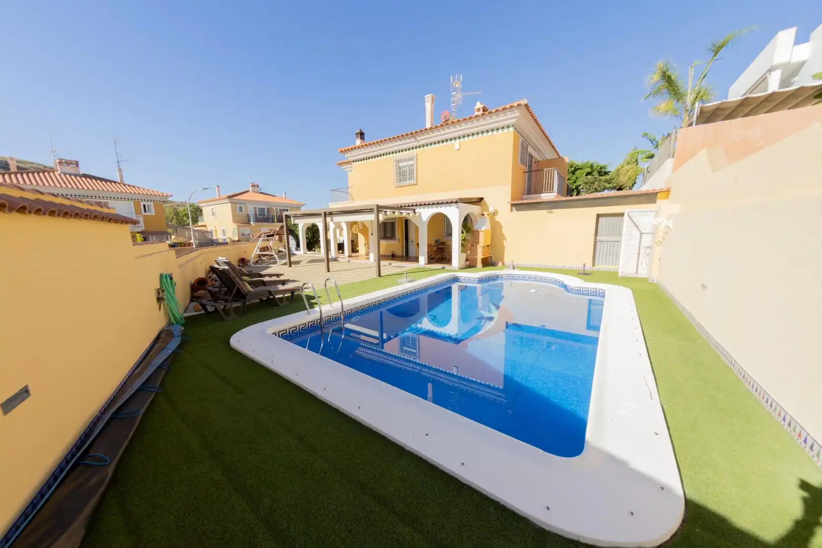 Villa avec terrasse à vendre à Avenida Avenida Río Segura