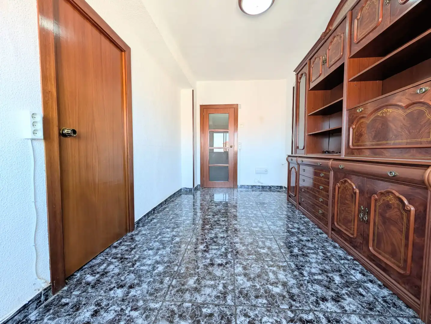Living room of Flat for sale in Cornellà de Llobregat  with Furnished and Alarm