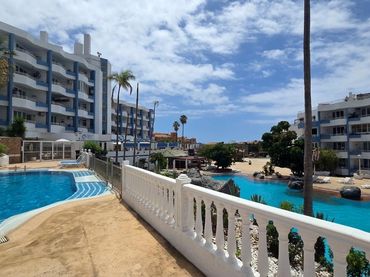 Apartament amb piscina en venda a Avenida de José Miguel Galván Bello