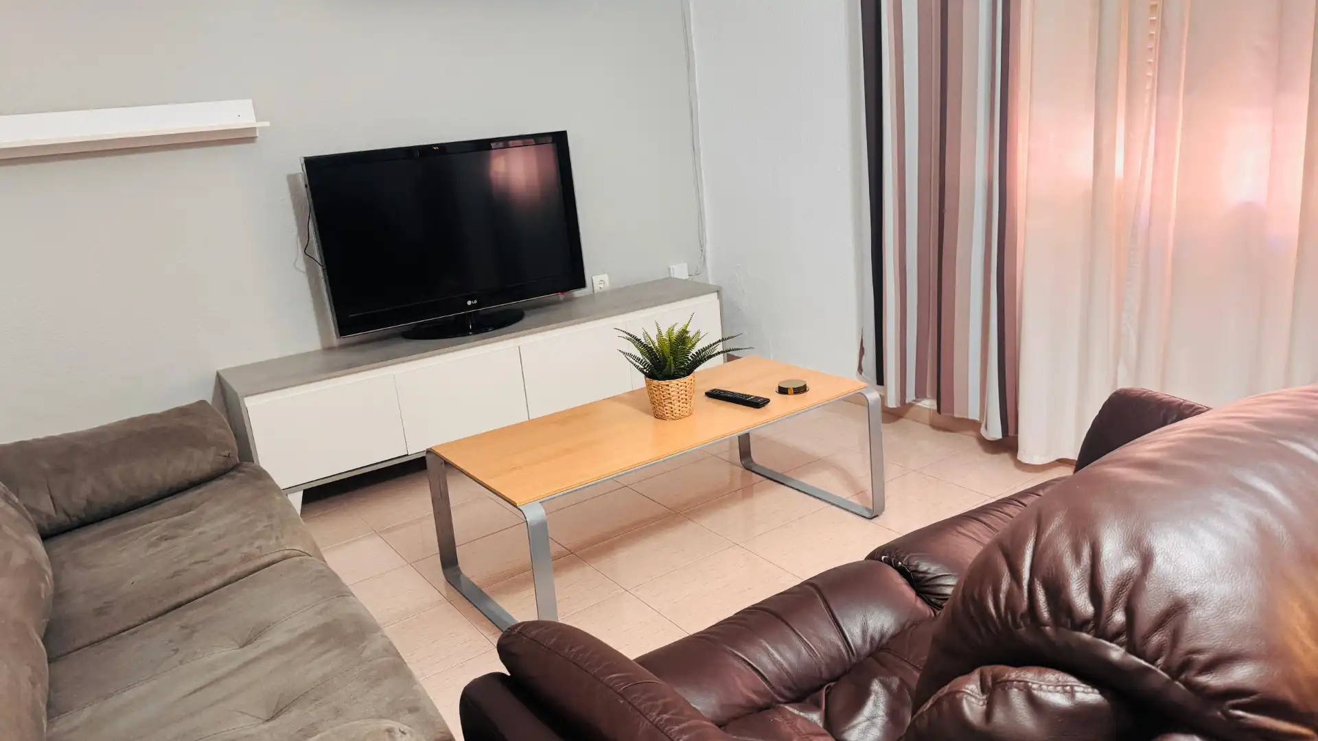 Sala d'estar de Casa o xalet de lloguer en Málaga amb Moblat, Forn i Rentadora