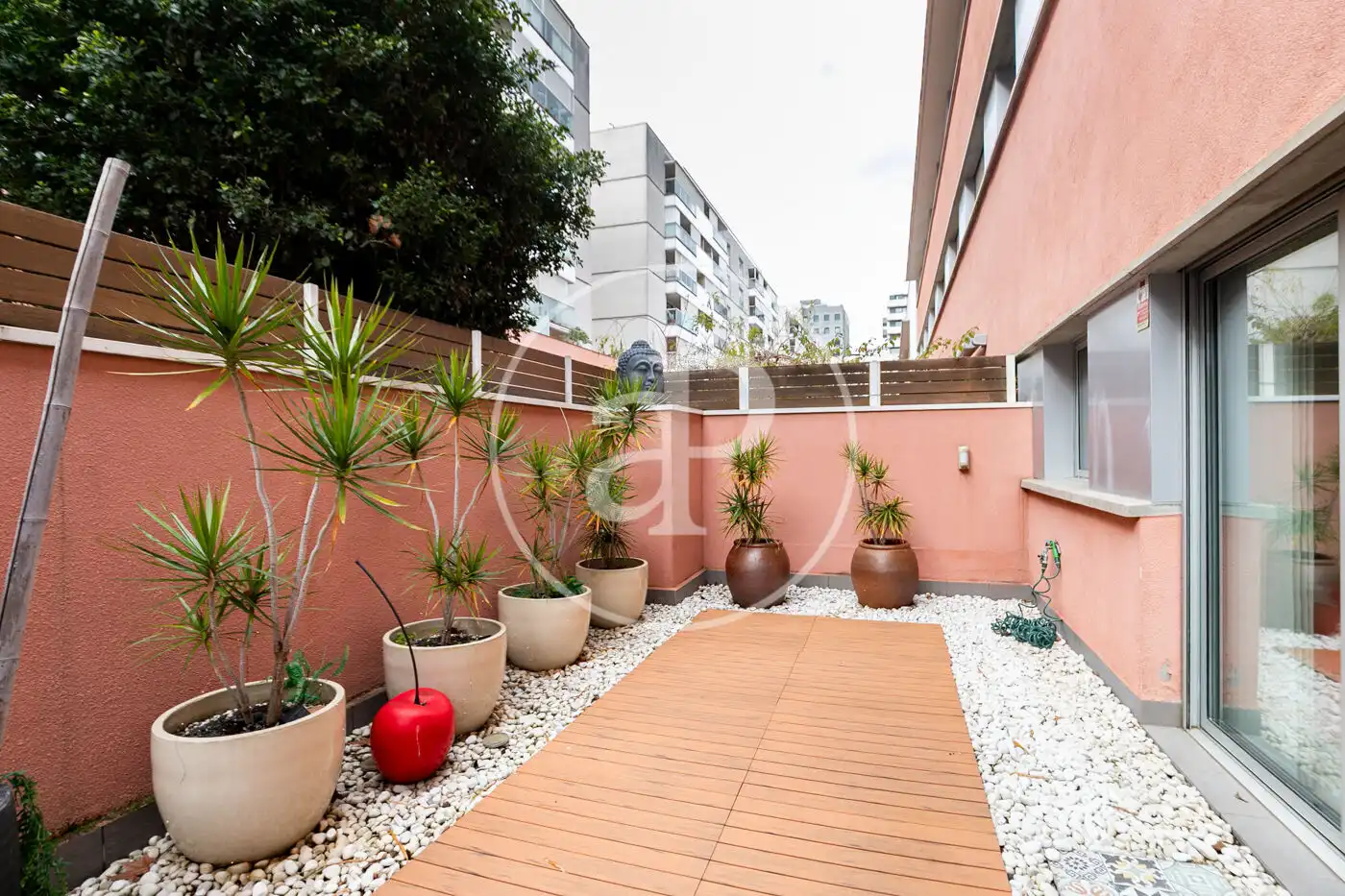 Terrasse von Wohnung zum Verkauf in Barcelona mit Klimaanlage, Heizung und Privatgarten
