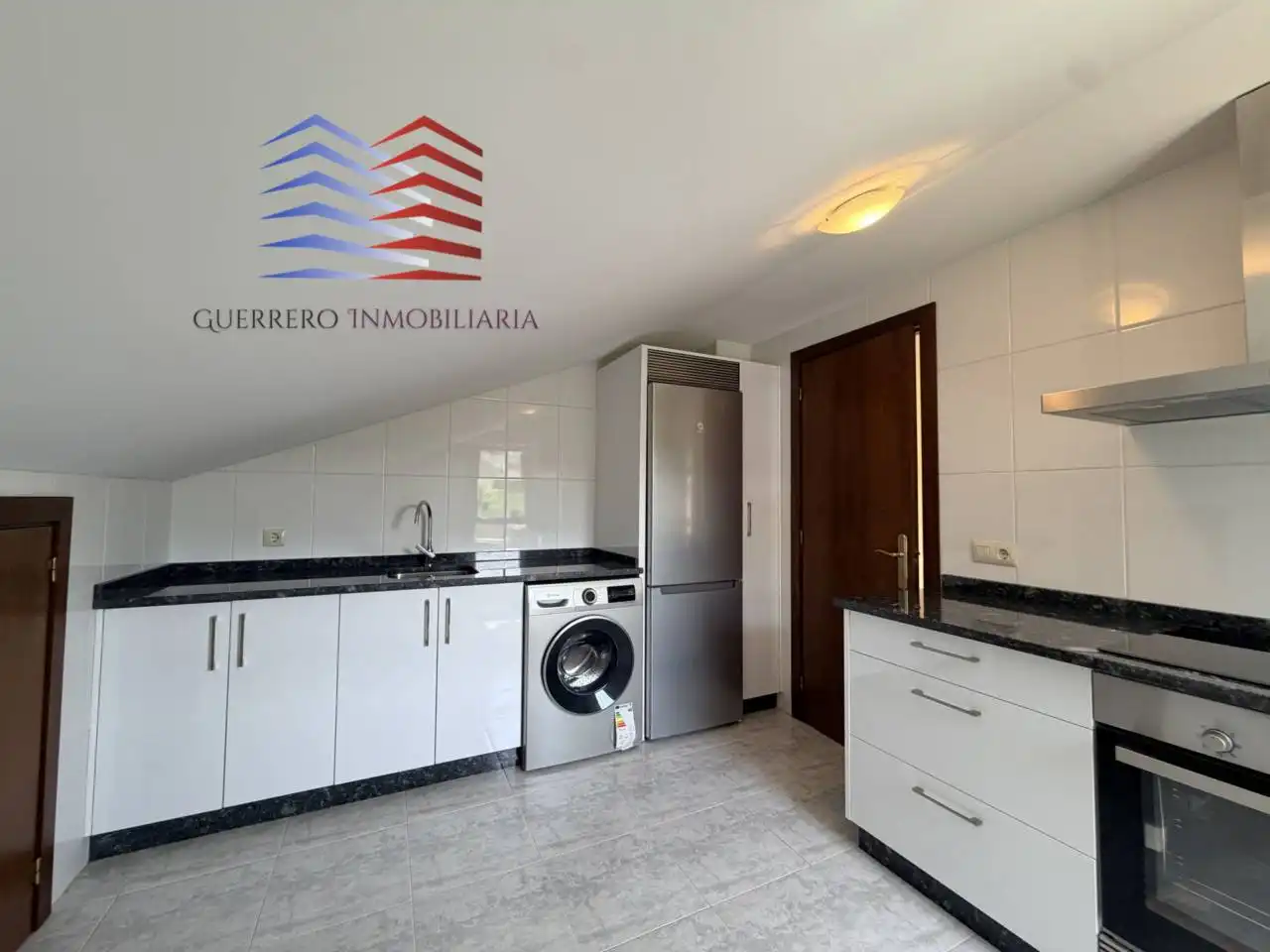Cuina de Apartament de lloguer en Barbadás amb Calefacció, Parquet i Traster