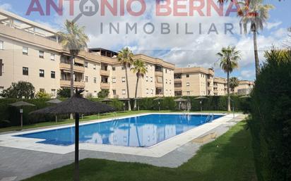 Vista exterior de Apartament en venda en Jerez de la Frontera amb Terrassa i Piscina comunitària