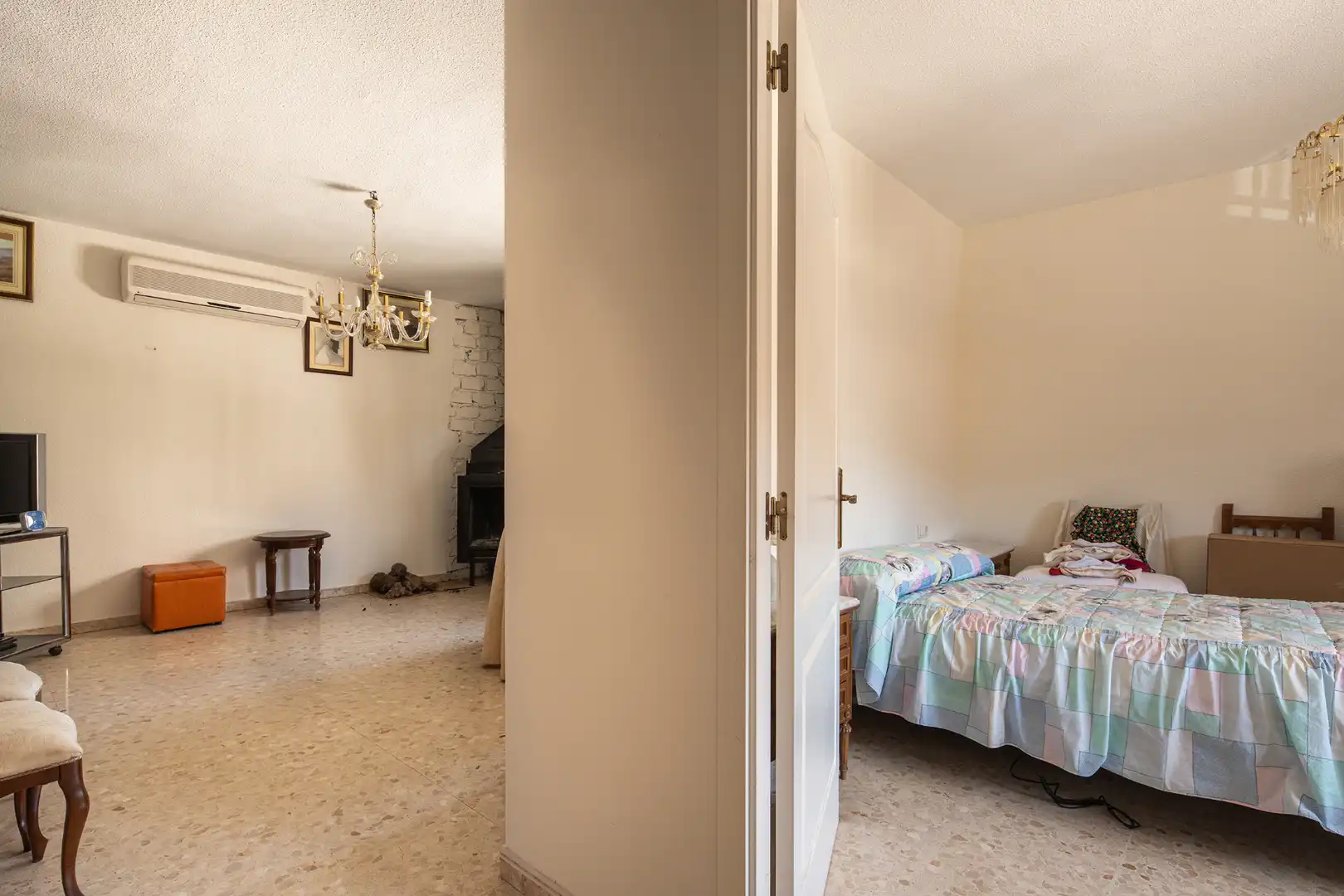 Schlafzimmer von Einfamilien-Reihenhaus zum Verkauf in Granada mit Klimaanlage, Privatgarten und Terrasse