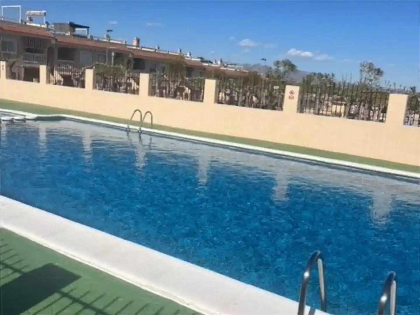 Piscina de Pis en venda en Orihuela amb Aire condicionat, Jardí privat i Parquet