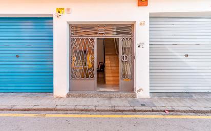 Vista exterior de Casa o xalet en venda en Figueres amb Aire condicionat, Terrassa i Piscina