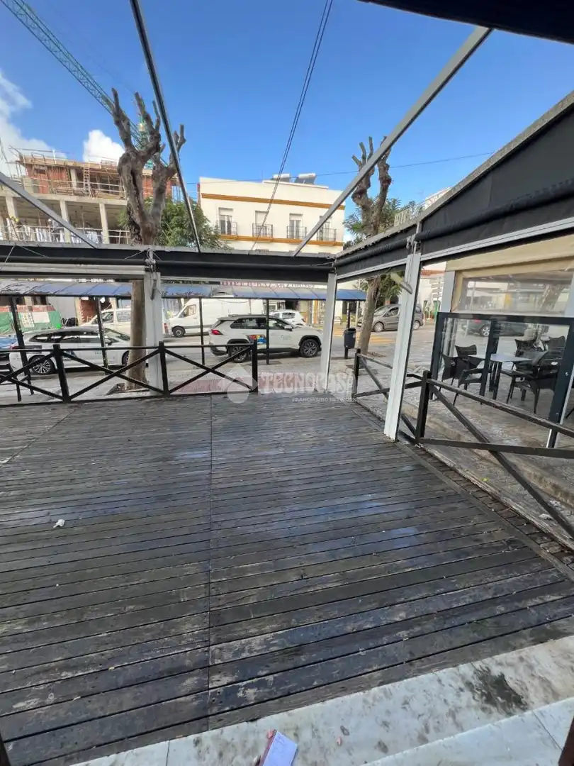 Terrassa de Local en venda en Conil de la Frontera amb Terrassa i Moblat