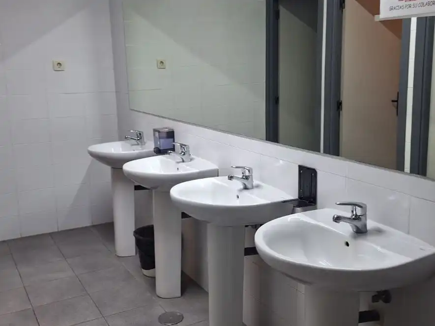 Bathroom of Office for rent in Madrid  with Air Conditioner