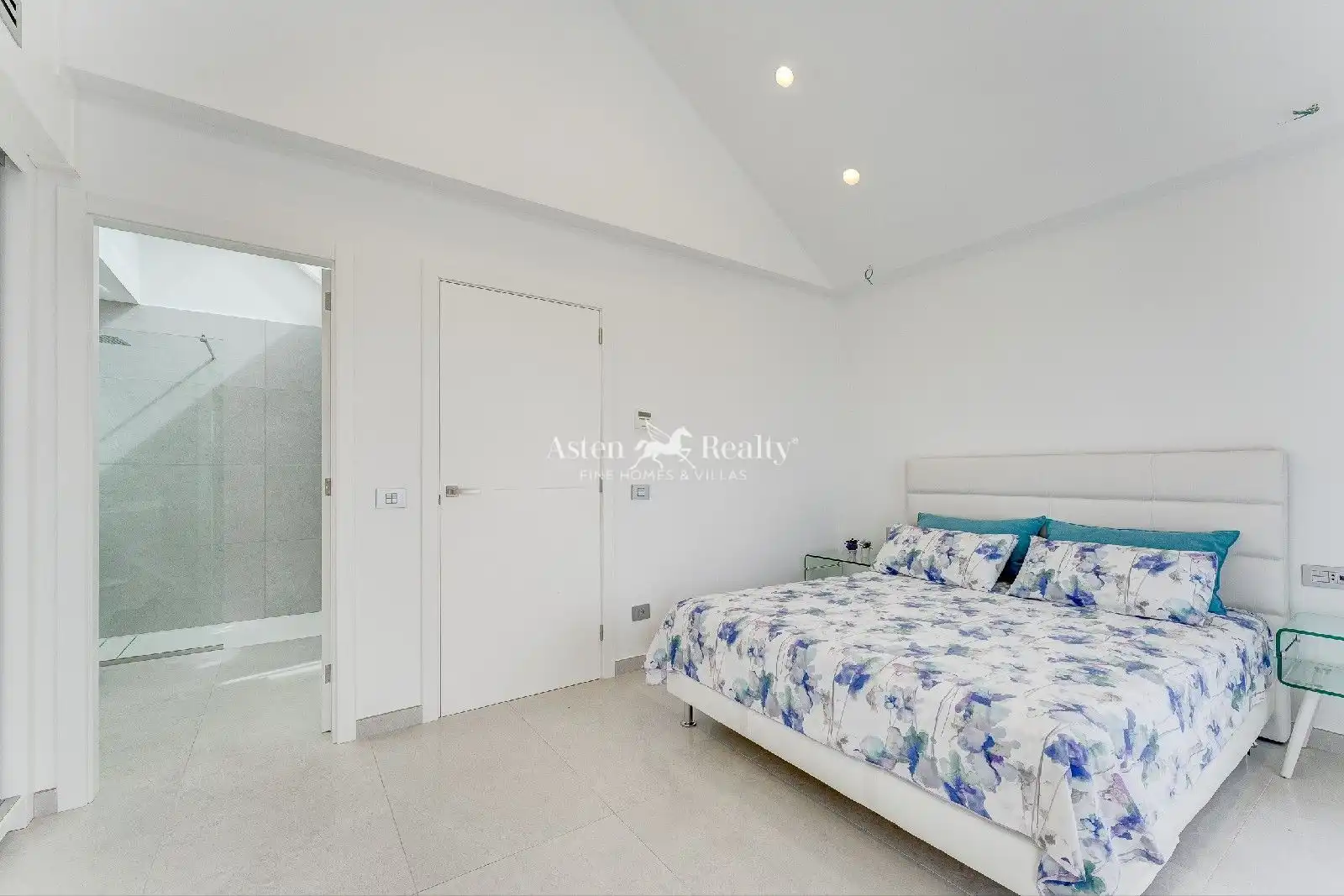 Bedroom of Detached homes for sale in Adeje  with Air Conditioner, Terrace and Swimming Pool