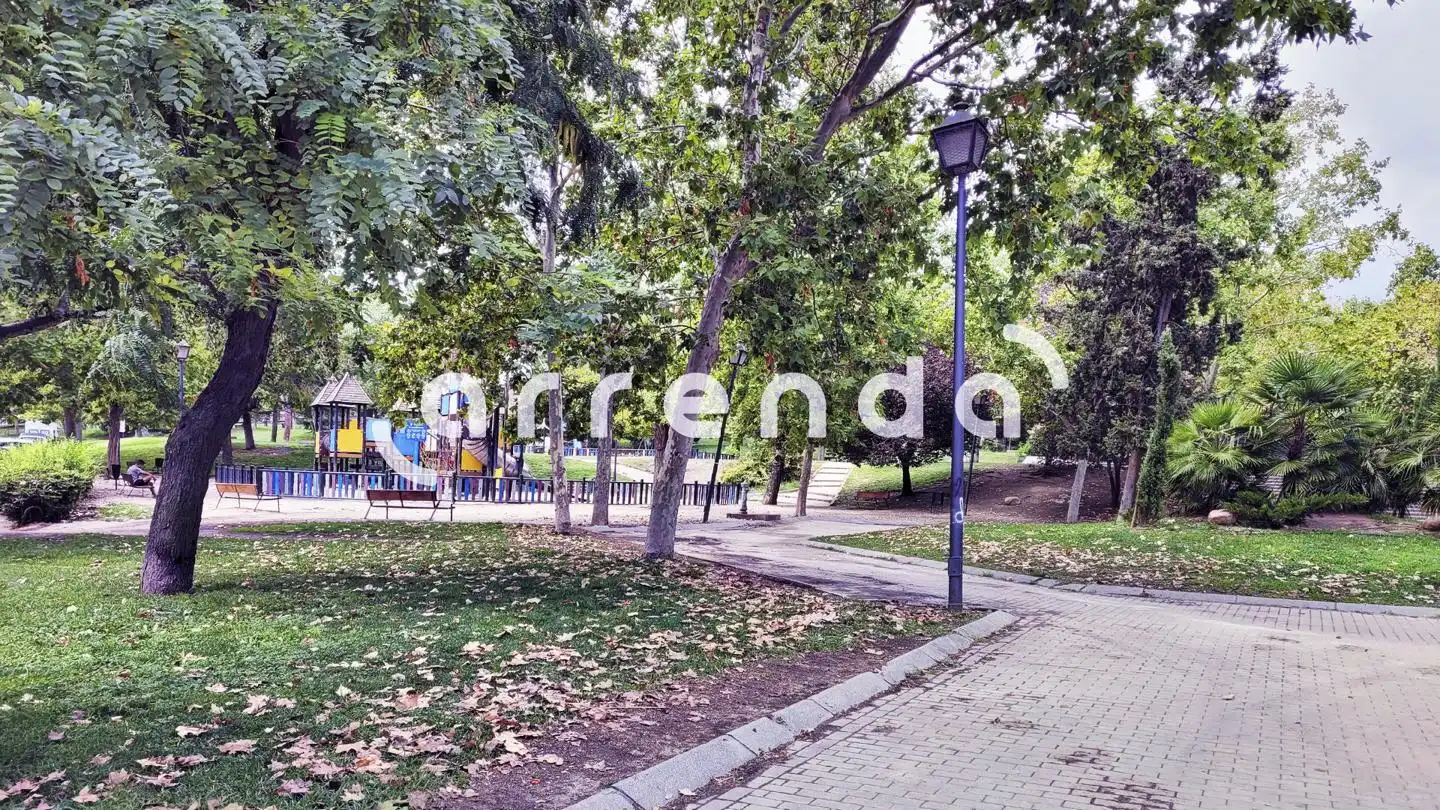 Vista exterior de Piso en venta en Usera